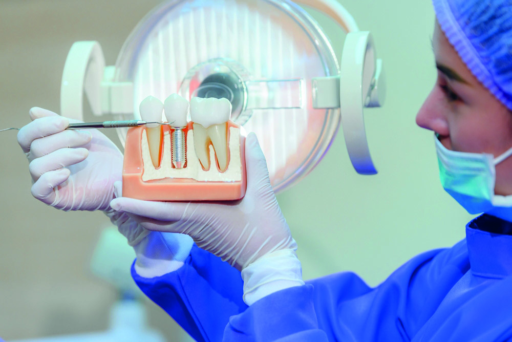 Oral hygiene intervention to prevent peri-implantitis
